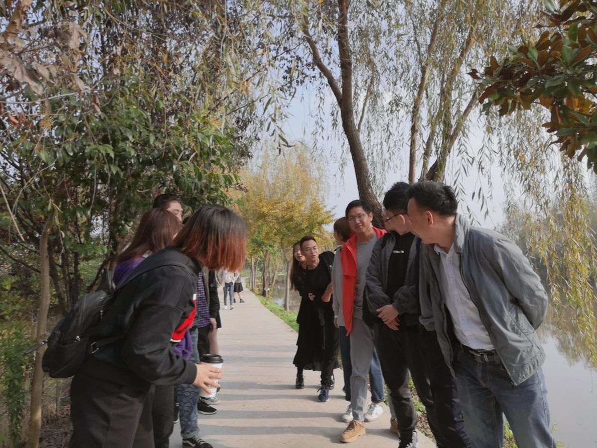 到底怎么了，他们跑了30公里就为了这个事
