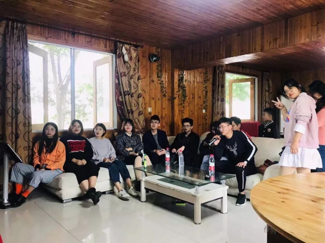 到底怎么了，他们跑了30公里就为了这个事